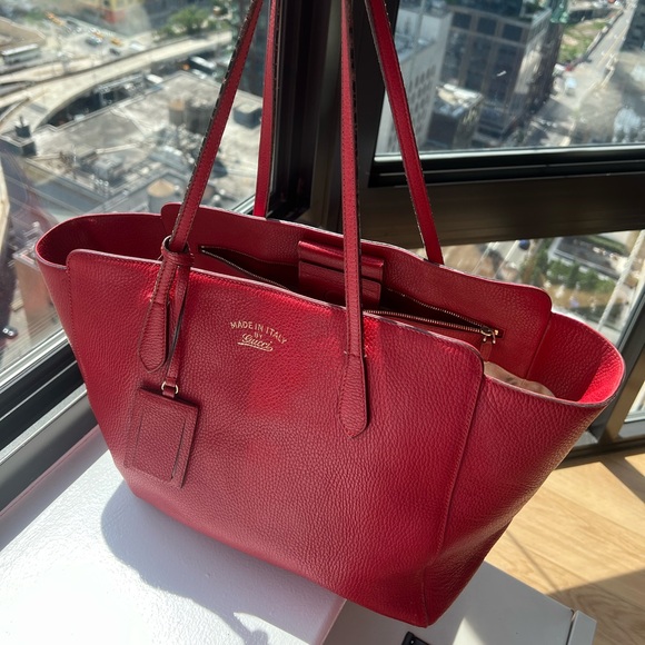 Large Gucci leather tote in red - Picture 3 of 6